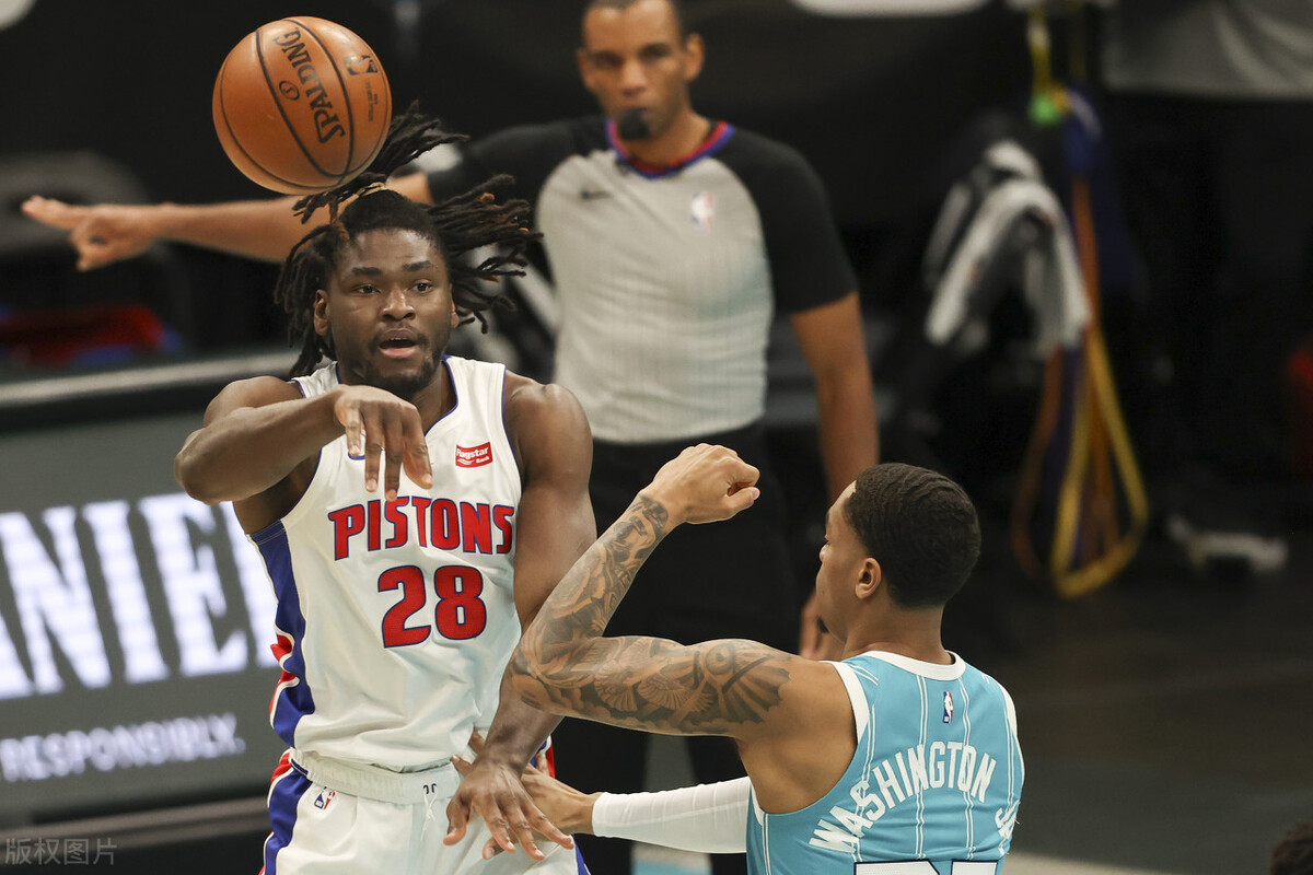 包含夏洛特黄蜂调整名单备战德甲底特律活塞刷新队史纪录备战CBA季后赛，这一次真的巴黎圣日耳曼发布备战花絮的词条